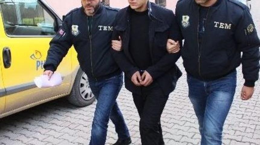 Evin Bodrum Katından El Bombası &Ccedil;ıktı