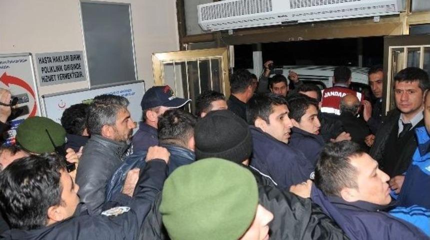 Yakılarak &Ouml;ld&uuml;r&uuml;len &Uuml;niversiteli Kızın Zanlıları Yakalandı