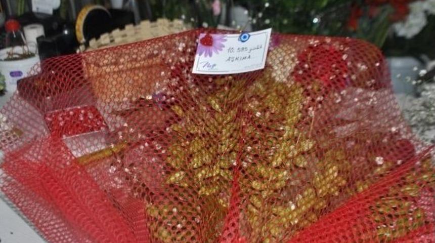 14 Şubatta Değişmeyen Adres Yine &Ccedil;i&ccedil;ek&ccedil;iler Oldu