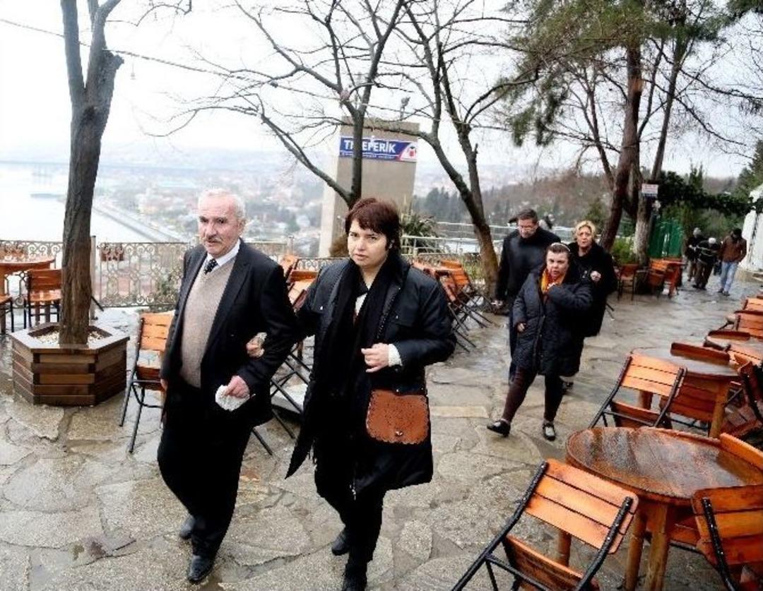 Dar&uuml;laceze Sakinleri 14 Şubat&rsquo;ı M&uuml;zeyyen Senar Şarkılarıyla Kutladı