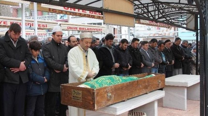 Kazada &Ouml;len M&uuml;teahhit Toprağa Verildi