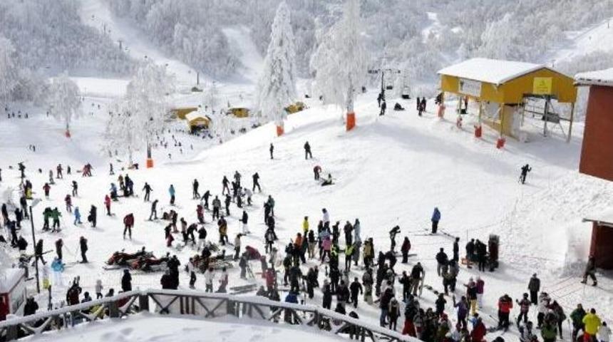2 Metre Karla Kaplı Kartepe'ye Sevgililer G&uuml;n&uuml;'nde Ziyaret&ccedil;i Akını