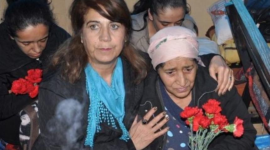 Aile Hekimi, Grevdeki Aileye Destek Amacıyla A&ccedil;lık Grevine Başladı