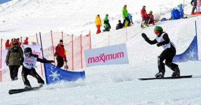 Snowboard Yarışları Erciyes’Te Başladı