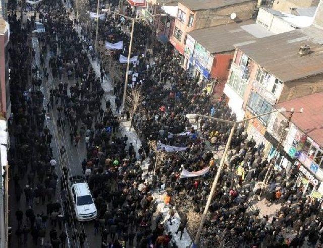 Hakkari'de Öcalan Yürüyüşü(2)