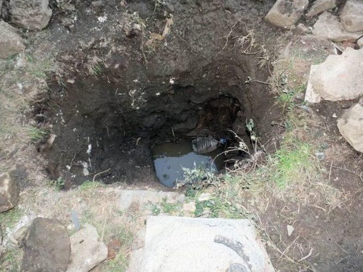 Kilisede Define Arayanlara Su Engeli G3