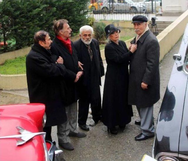 Yeşilçam'ın Ünlüleri 14 Şubat Sevgililer Gününde  Kadıköy'de Biraraya Geldi