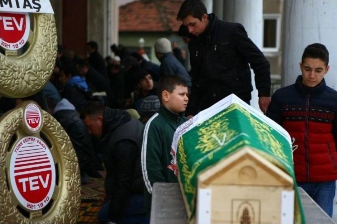 Minik Umut Kalbine Yenildi