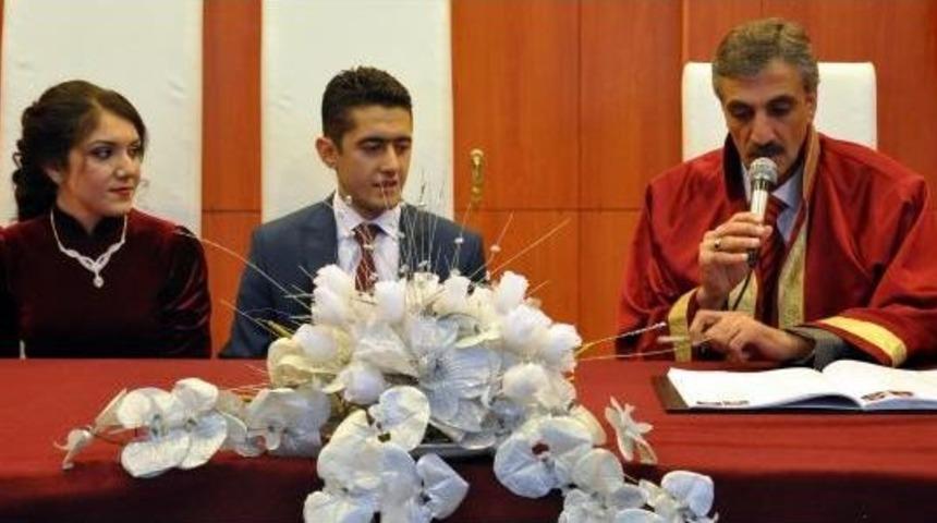 Sivas'ta 14 Şubat'ta 20 &Ccedil;ift Nikah Kıydırdı