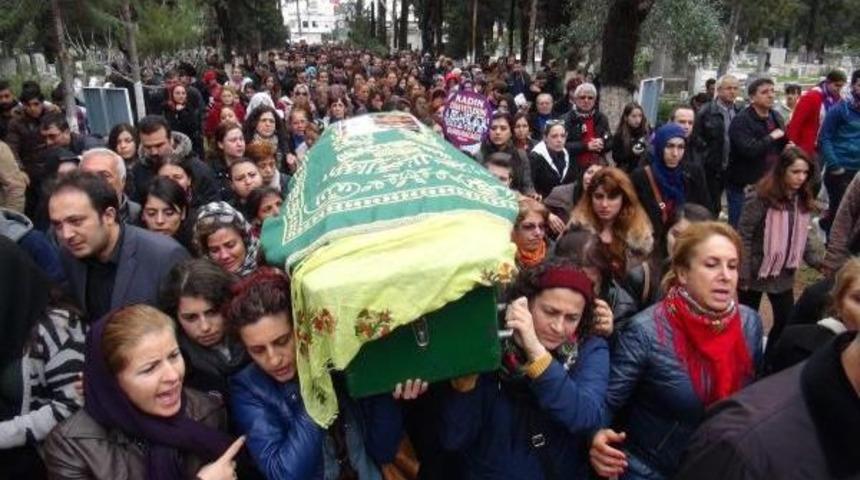 Vahşet Kurbanı &Uuml;niversiteli &Ouml;zgecan'ı 5 Bin Kişi Uğurladı (3)