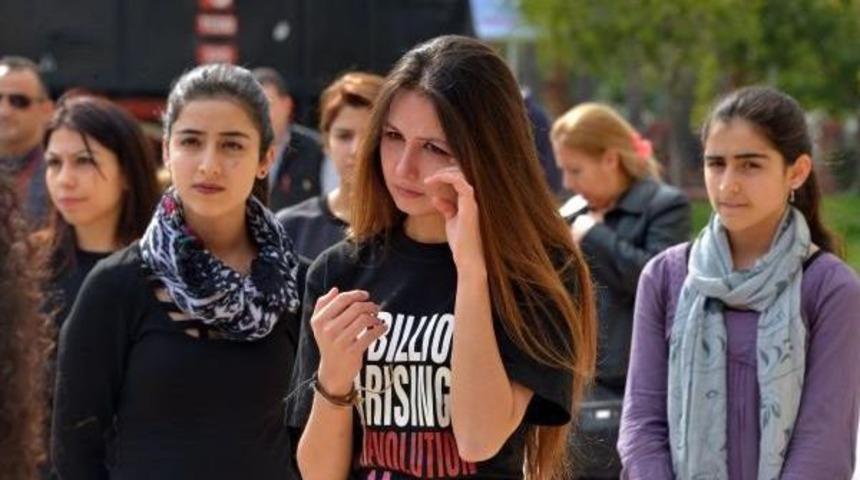 &Ouml;zgecan I&ccedil;in Ağladılar, Kadın Şiddetine Dikkat &Ccedil;ekmek I&ccedil;in Dans Ettiler