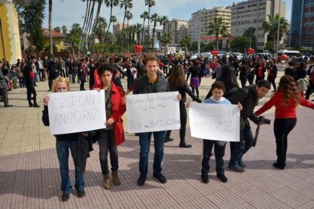 Özgecan Için Ağladılar, Kadın Şiddetine Dikkat Çekmek Için Dans Ettiler