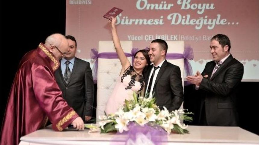 22 Beykozlu &Ccedil;ift 14 Şubat&rsquo;ta Evliliğe Adım Attı