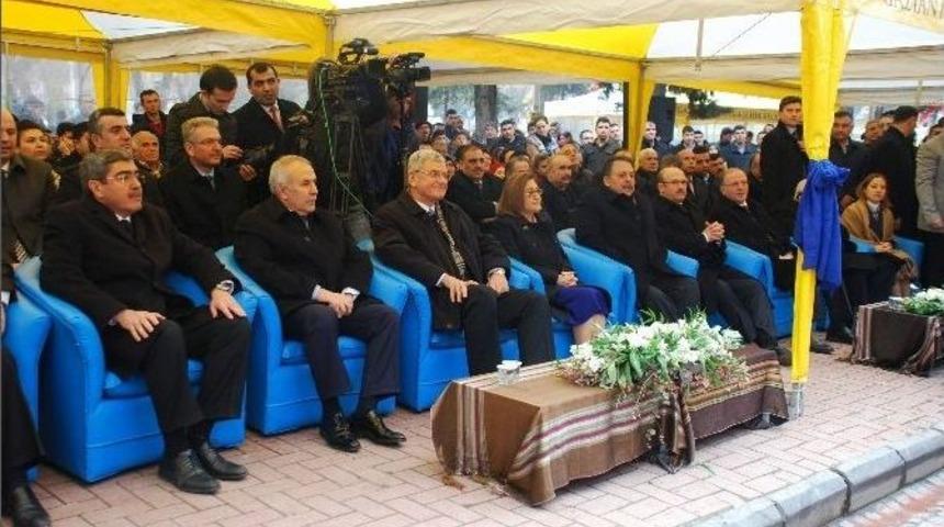 İlk &Ccedil;ekici Bakan Vurdu