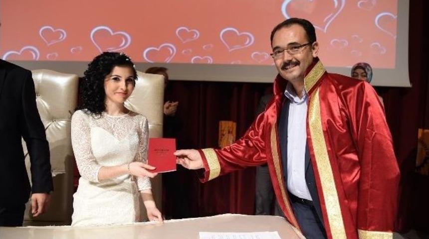 Uşak&rsquo;ta 14 Şubat Sevgililer G&uuml;n&uuml; Etkinliği