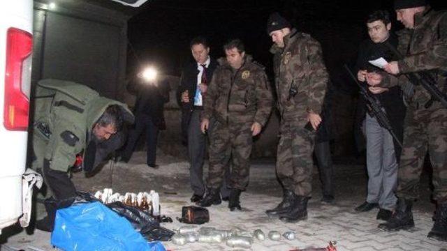 Suruç'ta Bomba Yüklü Otomobil Ele Geçirildi (2)