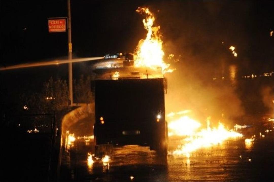 Cizre&rsquo;de İzinsiz G&ouml;steriye Polis M&uuml;dahale Etti