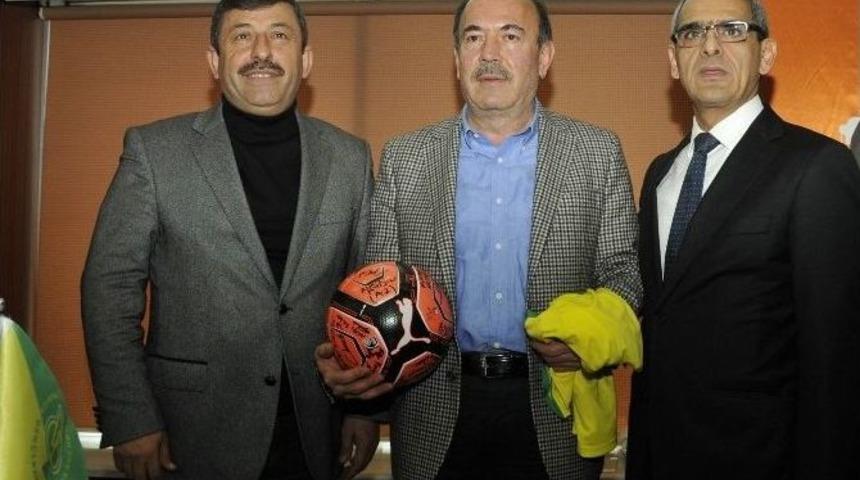 Darıca Gen&ccedil;lerbirliği&rsquo;nde Yeni Başkan &Ouml;zcan Dal