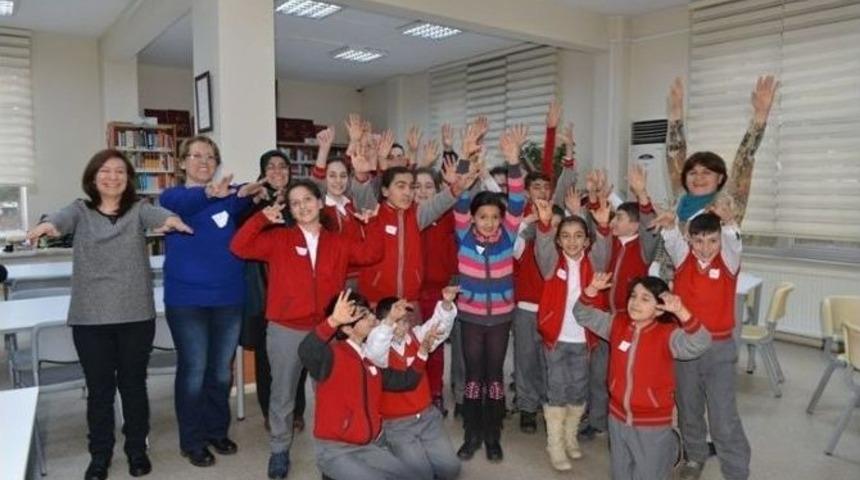 O K&uuml;t&uuml;phane Sizlerin &Ccedil;ocuklar