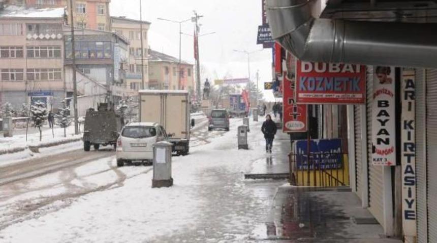 Hakkari Ve Il&ccedil;elerinde Kepenkler A&ccedil;ılmadı