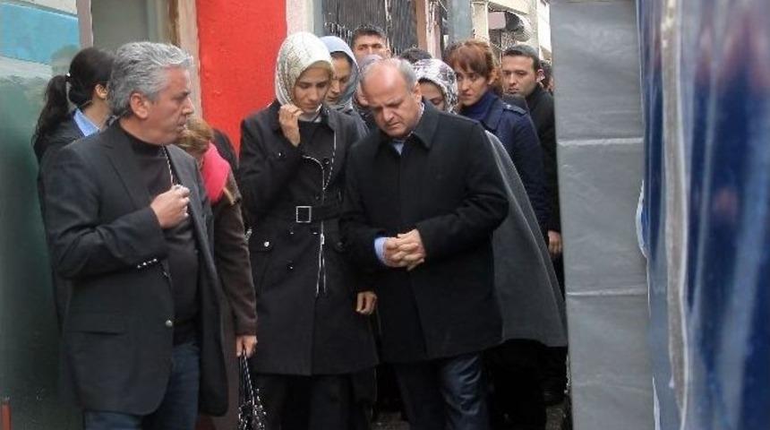 Cumhurbaşkanı Erdoğan&rsquo;ın Kızları Taziye Evinde