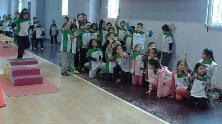 B&uuml;y&uuml;kşehir, Binlerce &Ccedil;ocuğu Sporla Buluşturuyor