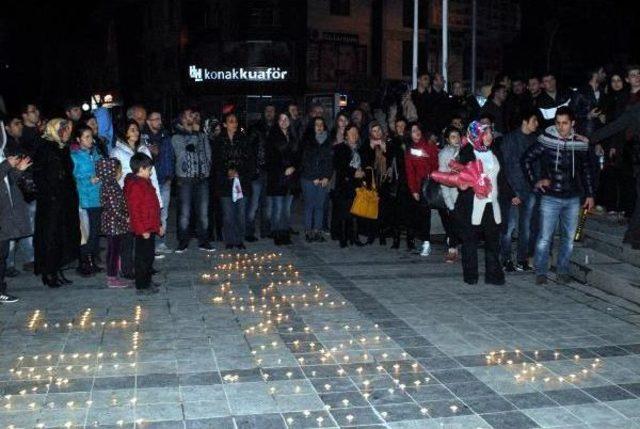 Sevgililer Günü'nde Mumlu Evlilik Teklifi