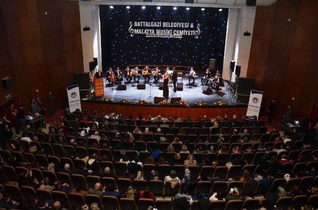 Ömürlük Şarkılar Konserine İlgi Büyüktü