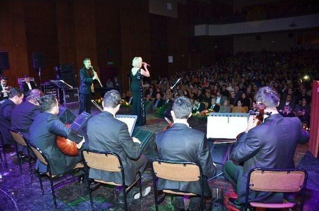 Ömürlük Şarkılar Konserine İlgi Büyüktü