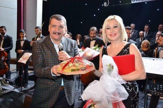 Ömürlük Şarkılar Konserine İlgi Büyüktü