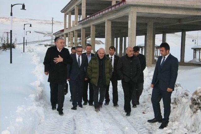 Kartal Belediye Başkanı Öz’den Çat Çıkarması