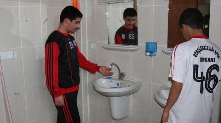 Dev Tesiste Su Ve Isınma Sorunu Bezdirdi