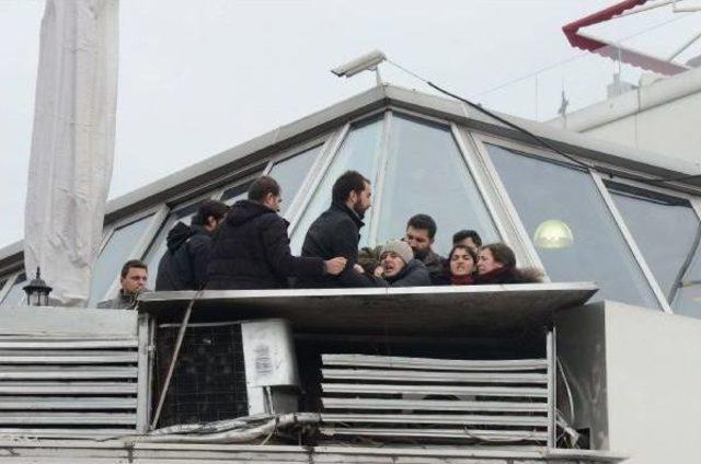 Taksim Özgecan Protestosunda Kadınlara Gözaltı