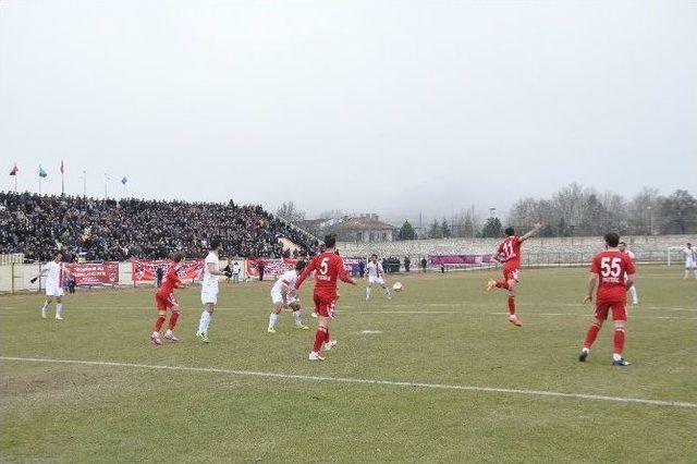 Niğde Belediyespor: - Tuzlaspor: 3