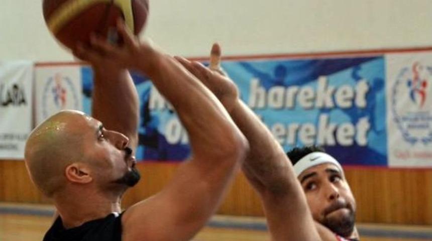 Kardemir Karabükspor-Beşiktaş Rmk Marine: 76-72