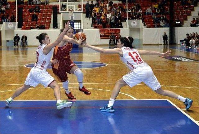 Adana Botaş-Galatasaray Odeabank: 55-51