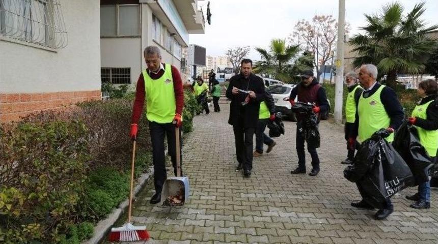 Mezitli’de Sevgililer Günü ’temizlik’ Yapılarak Kutlandı