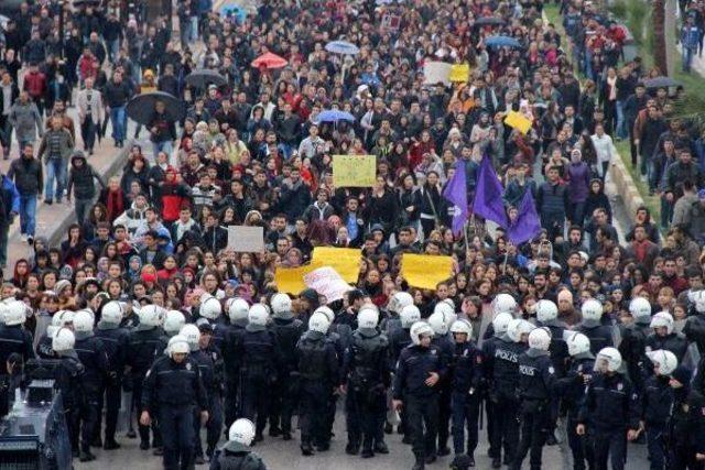 Mersin'de 3 Bin Kişi Özgecan Cinayetini Protesto Etti