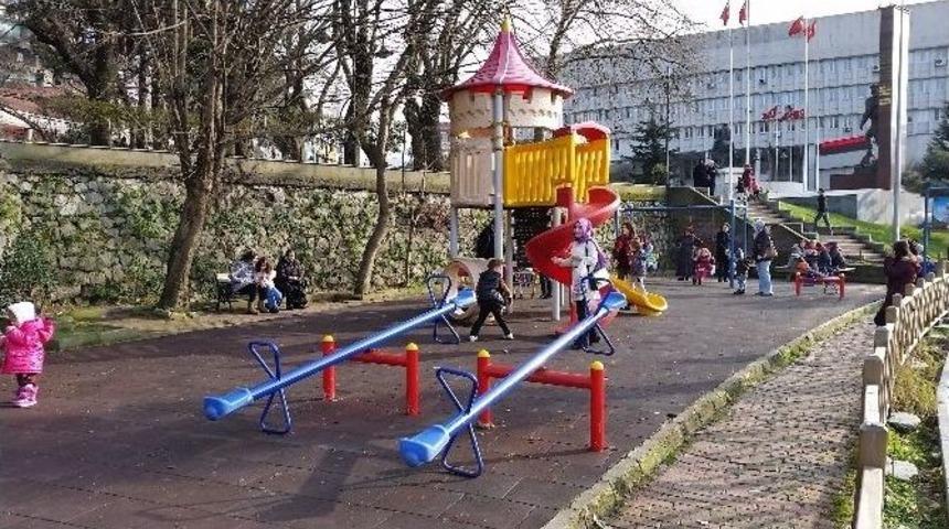 Kar Yağışının Ardından Vatandaşların G&uuml;neş Keyfi