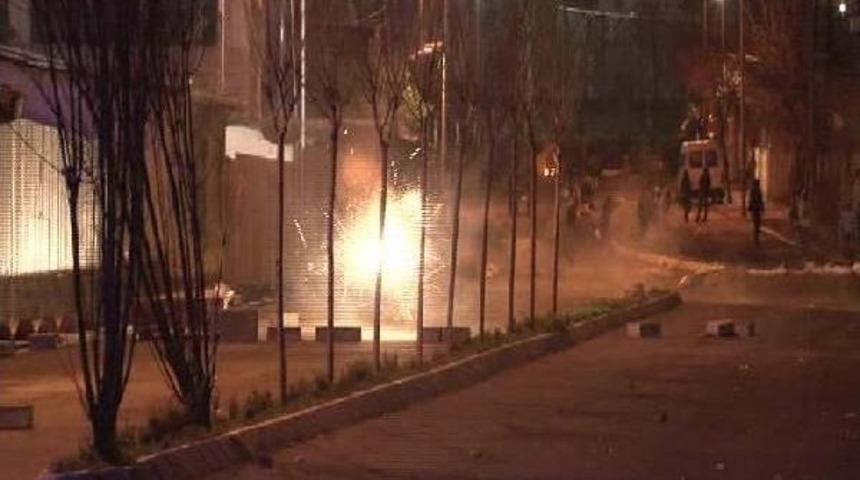 Dolapdere'de Izinsiz G&ouml;steriye Polisten M&uuml;dahale