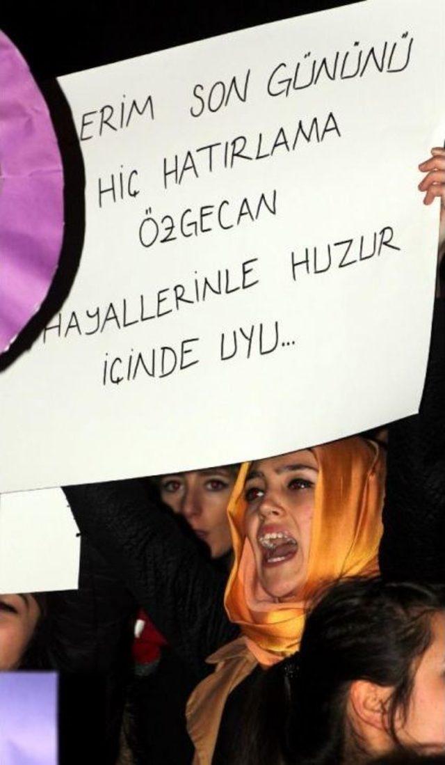 Zonguldak'ta Özgecan'ın Öldürülmesi Protesto Edildi