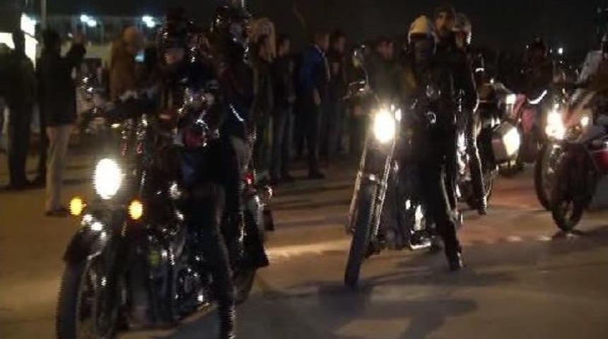 Motosiklet&ccedil;ilerden &Ouml;zgecan Aslan Cinayetine Tepki