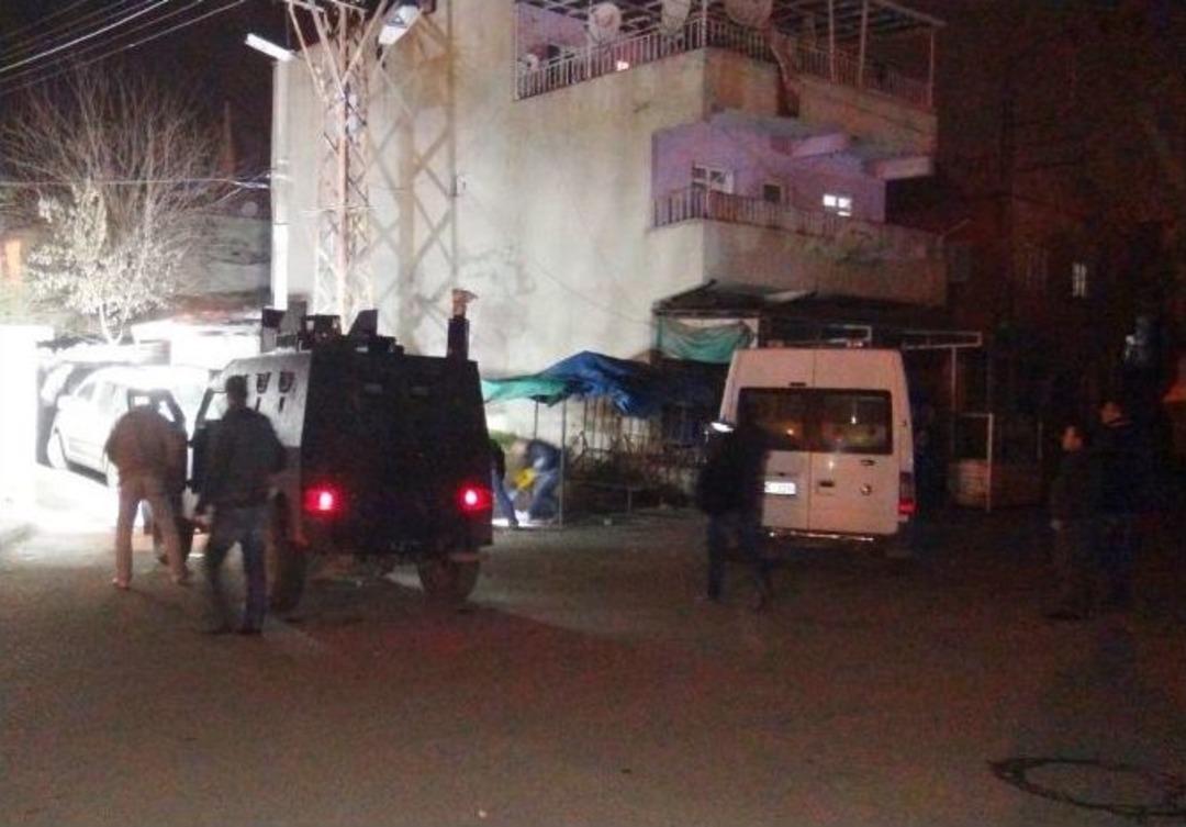 Batman&rsquo;da Polis Karakoluna Saldırı: 1 Yaralı