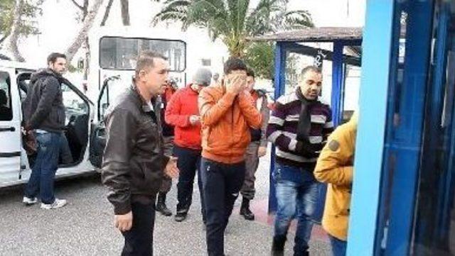 Foça’da Suriyeli 33 Sığınmacı Yakalandı