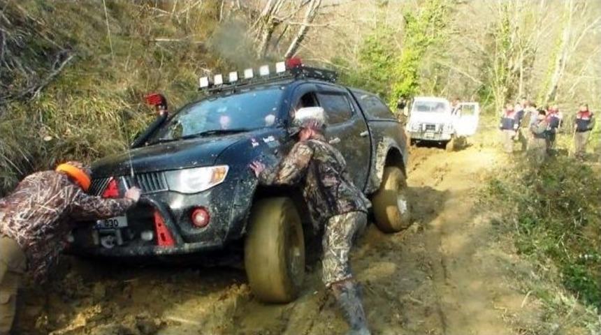 Avcıların &Ccedil;amurla İmtihanı