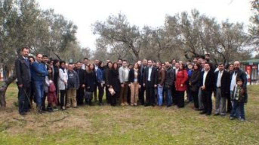 Akhisar Gen&ccedil;lik Derneği Kahvaltıda Buluştu