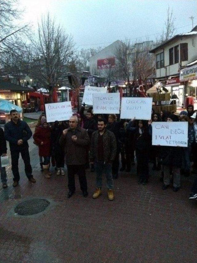 Kütahya’da Özgecan Aslan İçin Protesto Yürüyüşü Düzenlendi