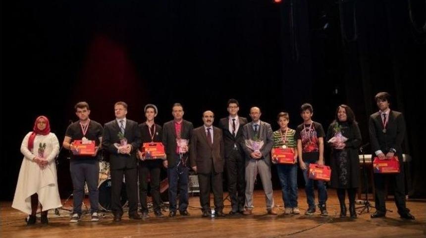 K&uuml;&ccedil;&uuml;k&ccedil;ekmece&rsquo;nin Yetenekleri &Ouml;d&uuml;llerini Aldı