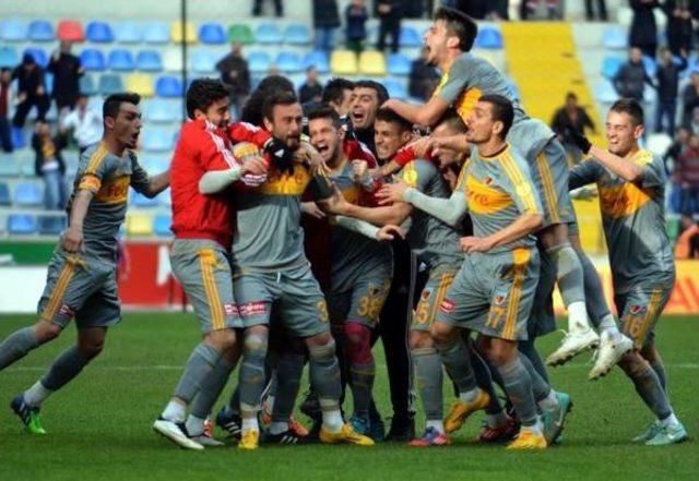 Kayserispor Seyircisiyle Bütünleşti