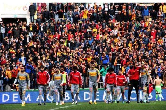 Kayserispor Seyircisiyle Bütünleşti